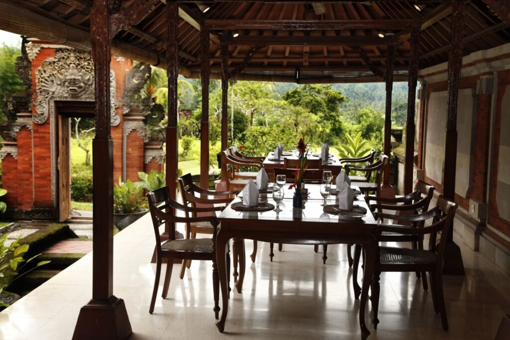 dining main slide 4
