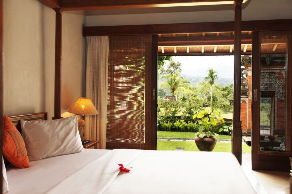 villa main slide 2